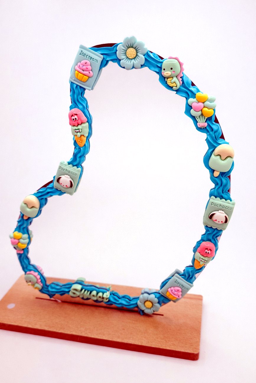 Decoden creation from Deko DIY Studio